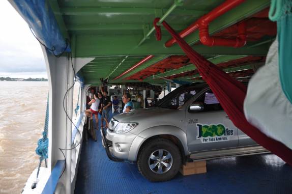 De manhã, com as 'cortinas' abertas, no barco Manaus-Santarém